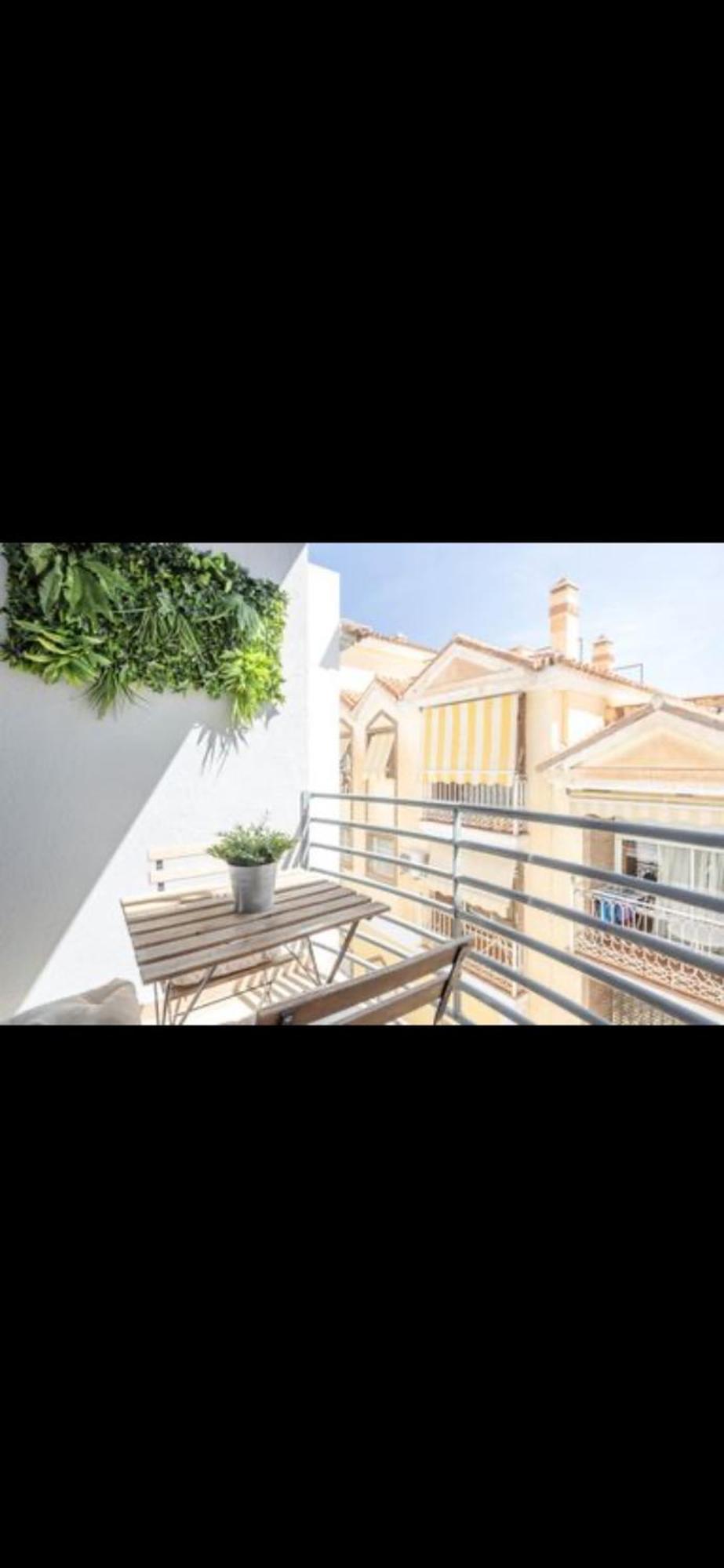 Apartment At The Beach Malaga Bagian luar foto