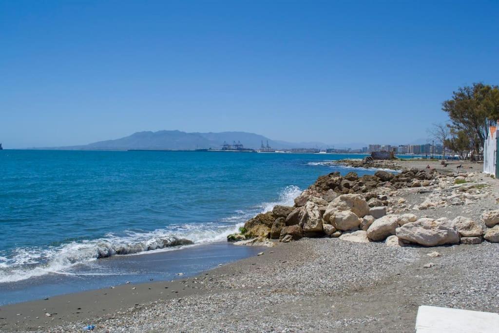 Apartment At The Beach Malaga Bagian luar foto