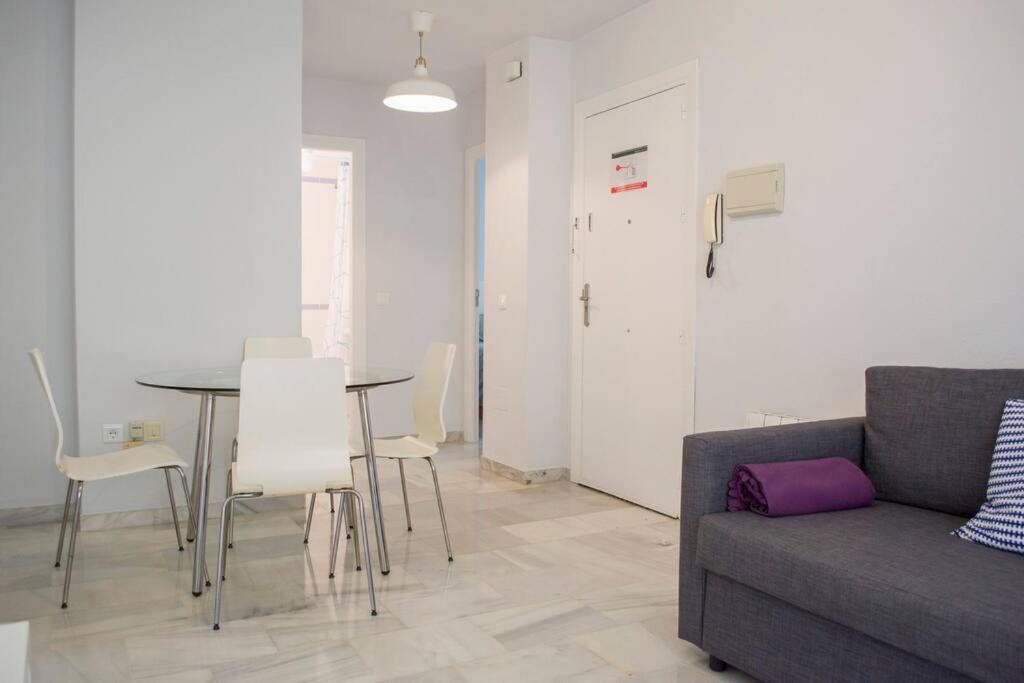 Apartment At The Beach Malaga Bagian luar foto