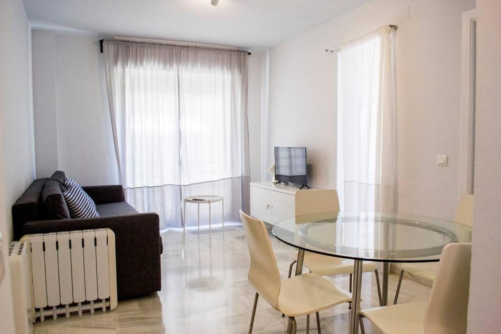 Apartment At The Beach Malaga Bagian luar foto