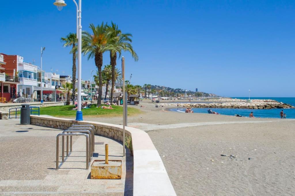 Apartment At The Beach Malaga Bagian luar foto